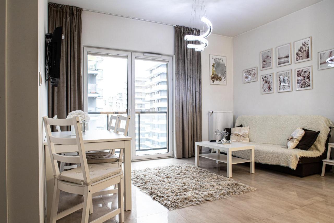 Wola Glamour Apartment Warschau Buitenkant foto