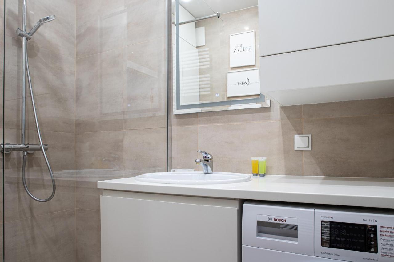 Wola Glamour Apartment Warschau Buitenkant foto